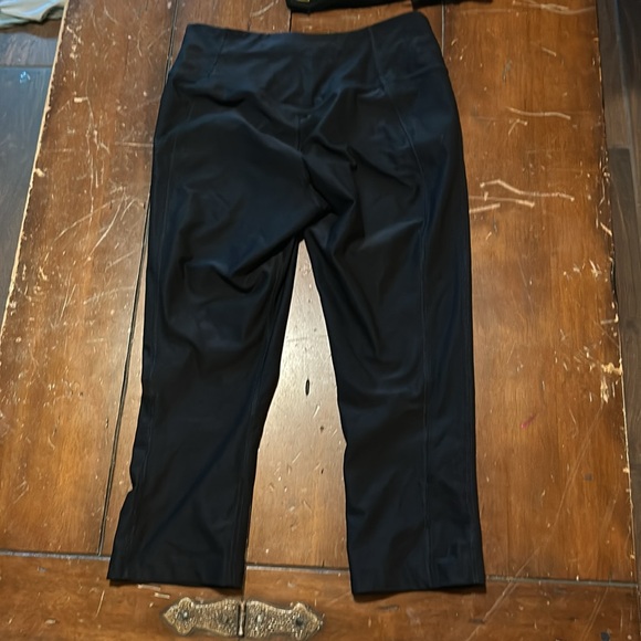 Nike Capri - Picture 4 of 4